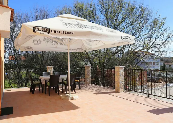 Laura Apartamento Pinezići