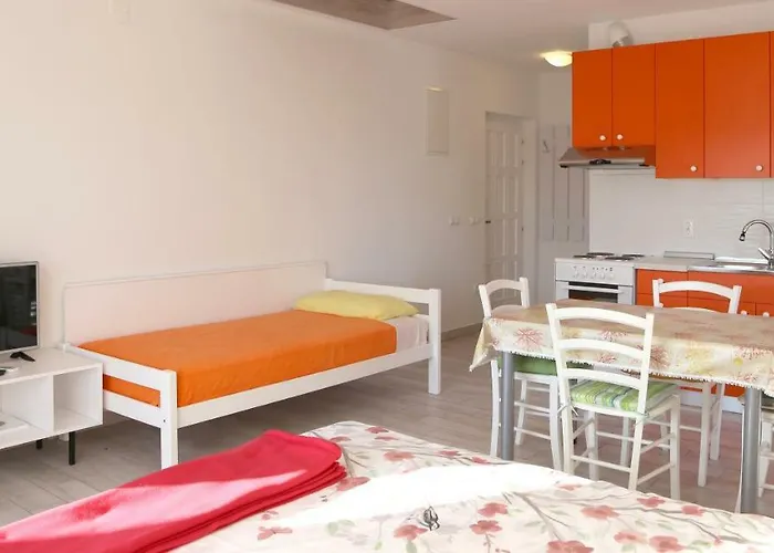 Apartamento Laura Pinezići