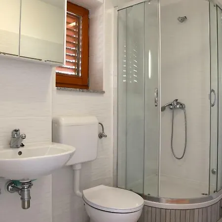 Apartmán Laura Pinezići