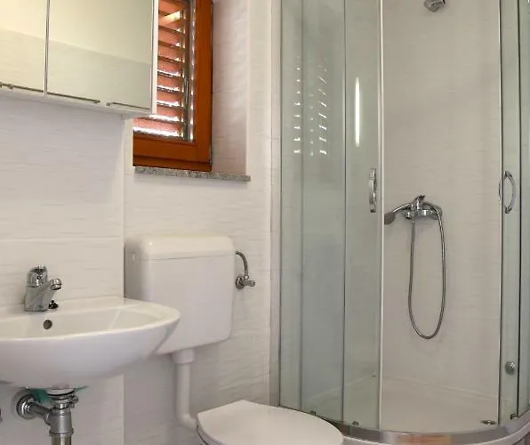 아파트 Laura Pinezići